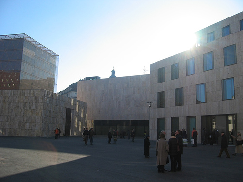 Jewish Museum at St Jakobs Platz in Munich. Picture by â€œTocoâ€ on Flickr. CC licensed.